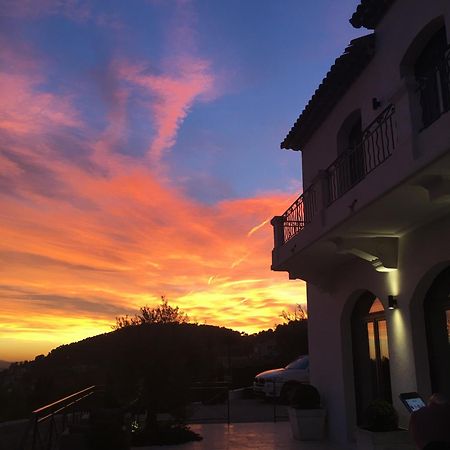 Maison Saint Christophe กราส ภายนอก รูปภาพ